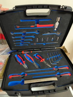 Alta resistenza alla corrosione Kit utensili non magnetici Cassa nera con servizio di logo laser che offre personalizzazione e durata