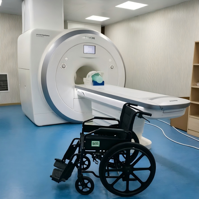 Sedile a rotelle pediatrico pieghevole leggero non magnetico per risonanza magnetica con imbracatura a cinque punti per un trasporto sicuro