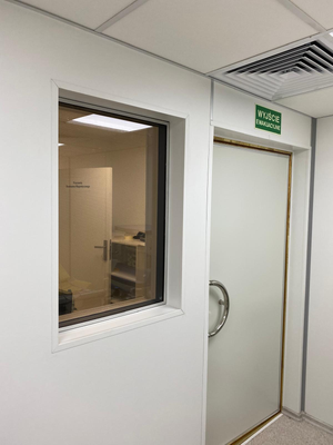 Finestra schermata RF da 40°C a 85°C con rete in ottone e vetro temperato da 5 mm per installazione in sala RF MRI
