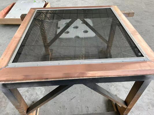 Fenestra protetta da RF da 10-130MHz con dimensioni visibili personalizzate e telaio di legno per uso medico